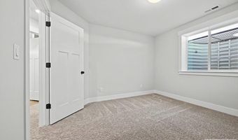 3928 Hidden Valley Dr, Ammon, ID 83406