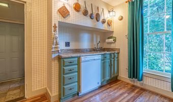 303 E Main St, Abingdon, VA 24210