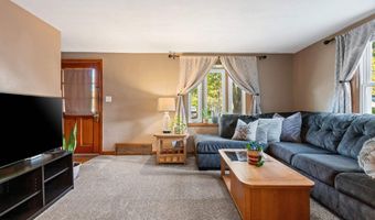 1833 N OWAISSA St, Appleton, WI 54911