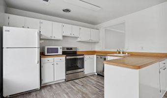 642 15TH St S 2, Arlington, VA 22202