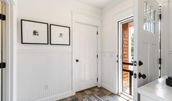 23 South St, Barrington, RI 02806