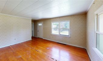140 Evergreen Dr, Aliquippa, PA 15001