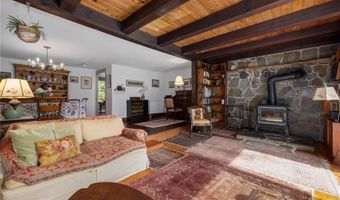 856 N Main Rd, Jamestown, RI 02835
