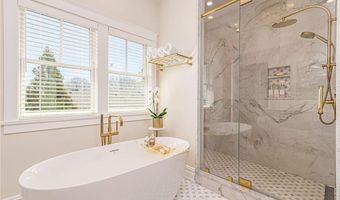10 Coulter St, Jamestown, RI 02835