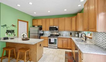 1250 Orchard Glen Dr, Amherst, OH 44001