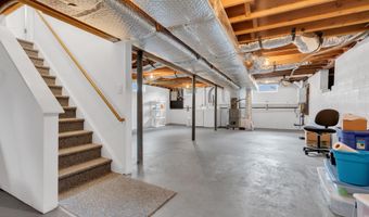 32 Bowline St, Beachwood, NJ 08722