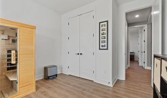 1592 Grayhawk Dr, Basehor, KS 66007