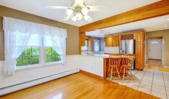 98 Iroquois Rd, Cumberland, RI 02864