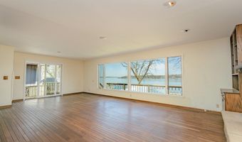 164 Park Pl, Arnolds Park, IA 51331