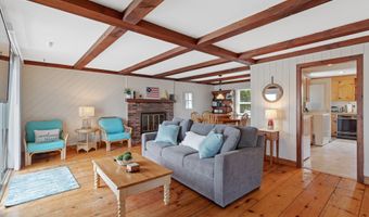 15 River Rd, Branford, CT 06405