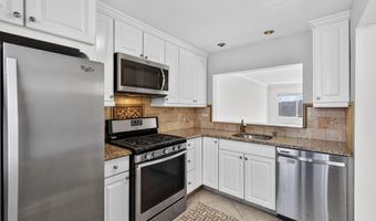 295 Monticello Dr 295, Branford, CT 06405