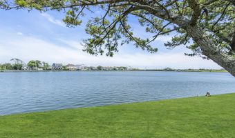304 Deal Lake Dr 34, Asbury Park, NJ 07712