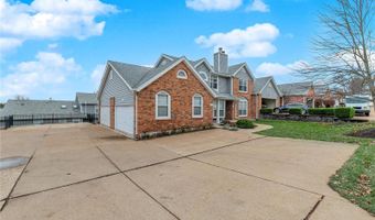 124 Holloway Rd, Ballwin, MO 63011