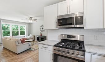 906 Cedar Ct, Aberdeen, NC 28315