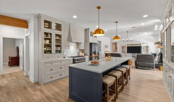 200 Colonel Burt Dr, Benton, LA 71006