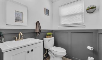 2 Lee Ct, Barnegat, NJ 08005