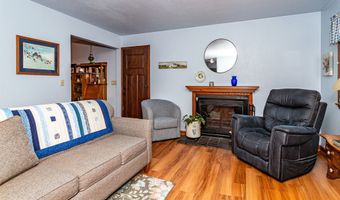 111 Sandburg Ct, Ames, IA 50014