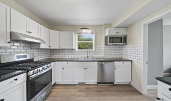 916 Oak St, Adrian, MI 49221