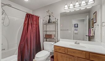 12 Hoyer Ln, Bella Vista, AR 72714