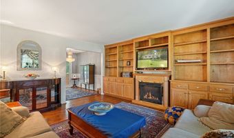 8502 WOODBINE Ln, Annandale, VA 22003