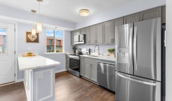 4107 MASSACHUSETTS Ave SE 9, Washington, DC 20019