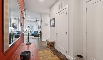 625 SLATERS Ln 201, Alexandria, VA 22314