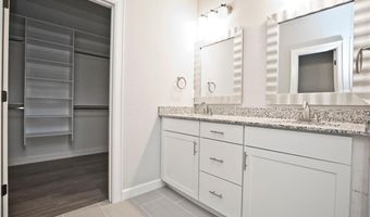 34 Holly Dr A, Bentonville, AR 72712