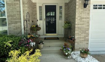 2219 Barrett Dr, Algonquin, IL 60102