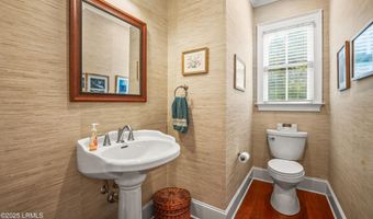 4 Waterbird Dr, Beaufort, SC 29907