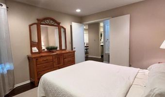 3 Ray Ct, Bedminster, NJ 07921