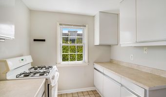 706 N CLEVELAND St, Arlington, VA 22201