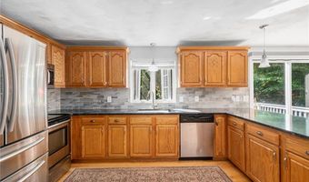 19 Narragansett Ave, Glocester, RI 02814