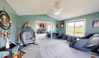 1987 Paradise Rd, Albert Lea, MN 56007