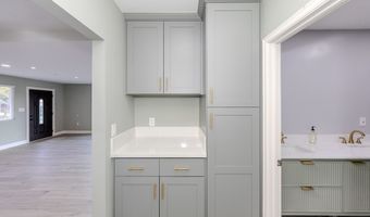 7655 E Silver Dollar Ln, Anaheim, CA 92808