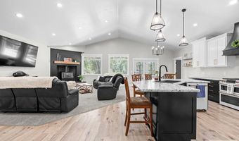 2020 Cromwell Ln, Blackfoot, ID 83221