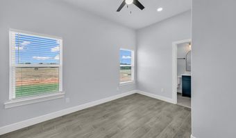140 Rolling Hills Blvd, Alvord, TX 76225