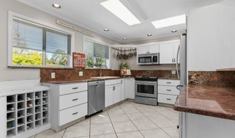 310 MAGNOLIA St, Atlantic Beach, FL 32233