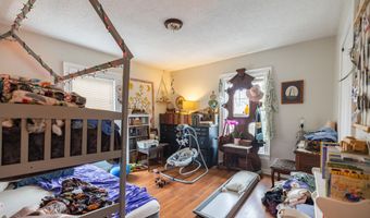 19 Granite St, Auburn, ME 04210