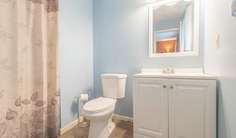 2083 Sun Valley Dr, Blakeslee, PA 18610