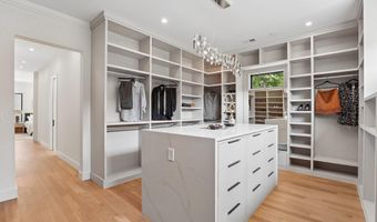 8302 ROBEY Ave, Annandale, VA 22003