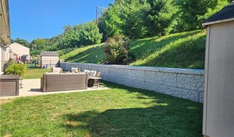 139 Frank Dr, Allen, PA 18067