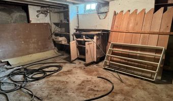 909 7th St, Britton, SD 57430