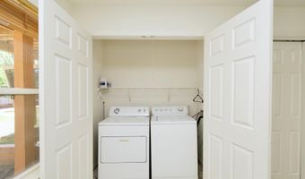5236 BALLYCASTLE Cir, Alexandria, VA 22315