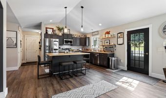 15 Fieldstone Dr, Augusta, ME 04330