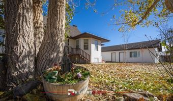27 Longhorn Dr, Cody, WY 82414