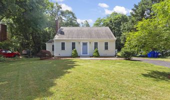4 Thom Ave, Bourne, MA 02532