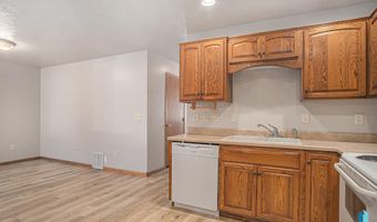 421 N 9th Ave, Brandon, SD 57005