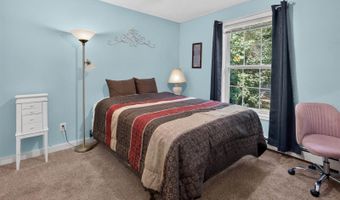 61 Sunny Hollow Pl, Bangor, ME 04401