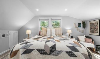 93 Burdickville Rd, Charlestown, RI 02813