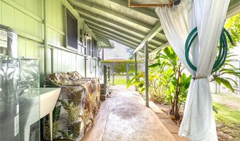 691 Kihapai St B, Kailua, HI 96734